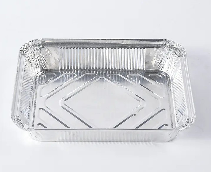 Istraživanje različitih veličina i oblika posuda za hranu od aluminijske folije